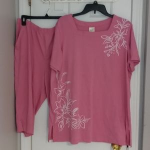 EUC, Comfy Capri Set